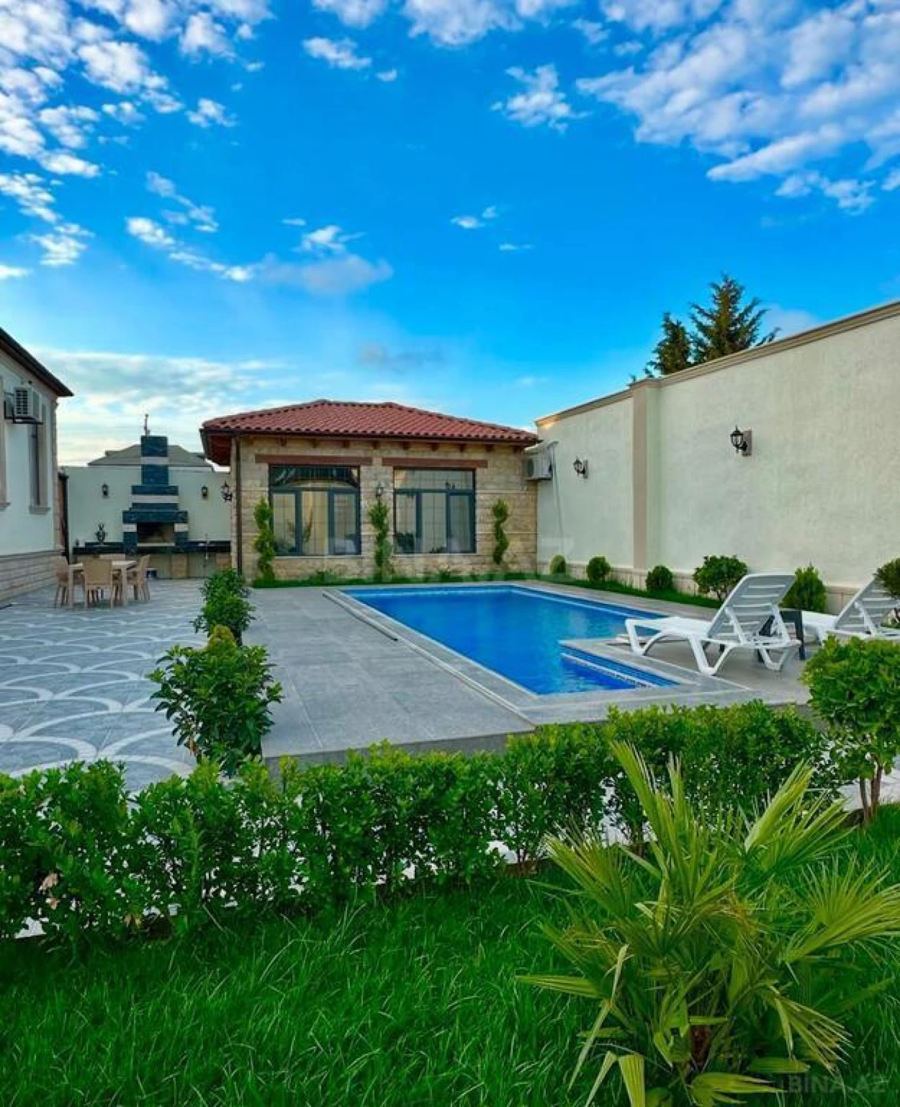 Satılır 5 otaqlı həyət evi 185 m²