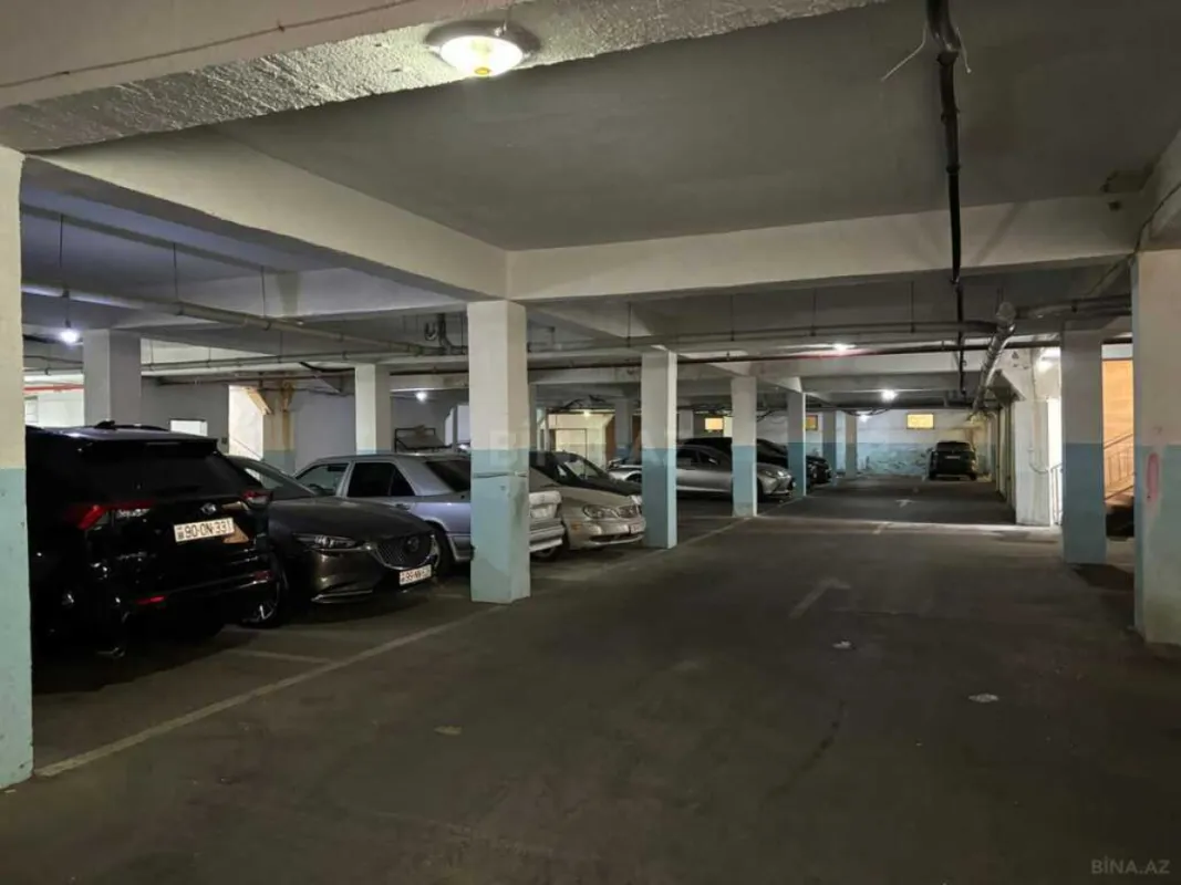 Satılır 4 otaqlı mənzil 192 m²