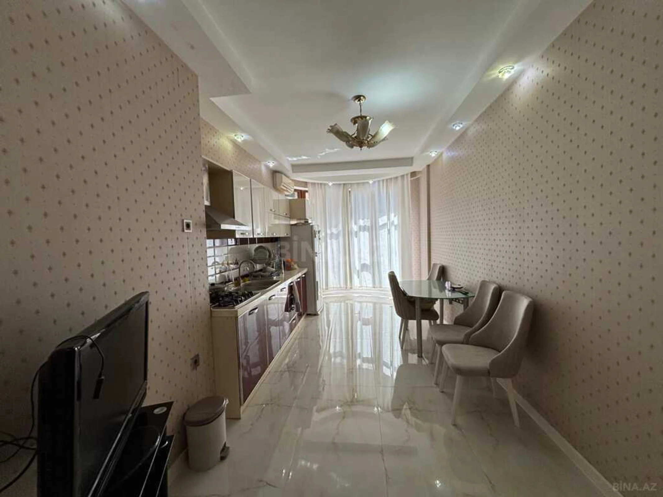 Satılır 4 otaqlı mənzil 192 m²