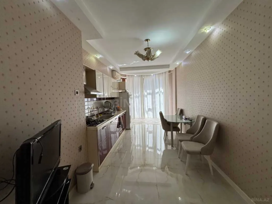 Satılır 4 otaqlı mənzil 192 m²