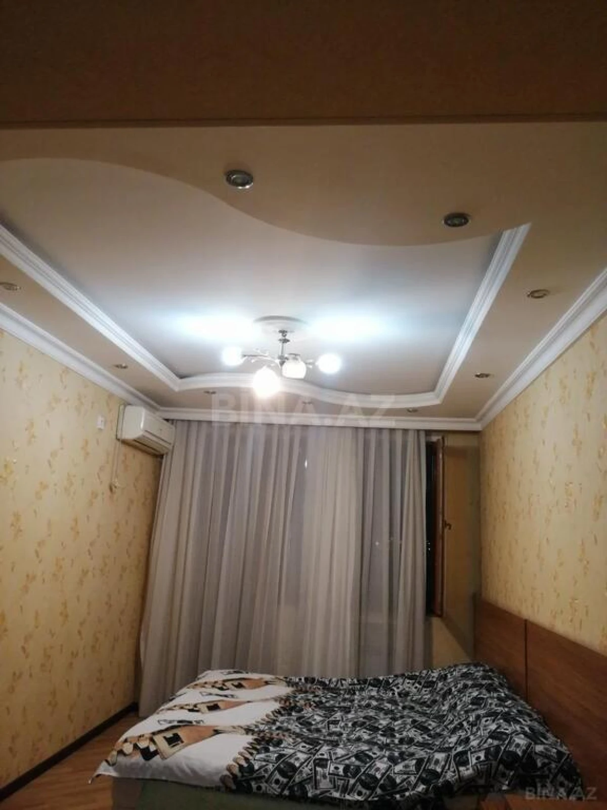 Satılır 2 otaqlı mənzil 82 m²