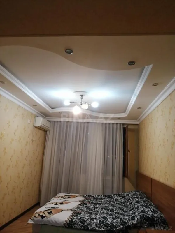 Satılır 2 otaqlı mənzil 82 m²