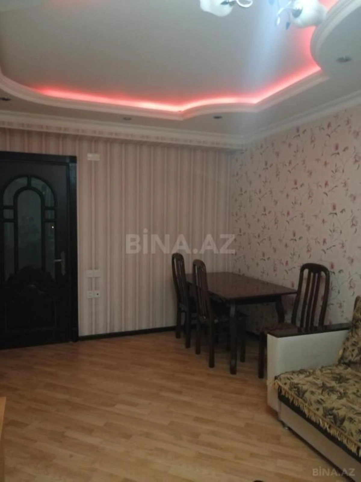 Satılır 2 otaqlı mənzil 82 m²