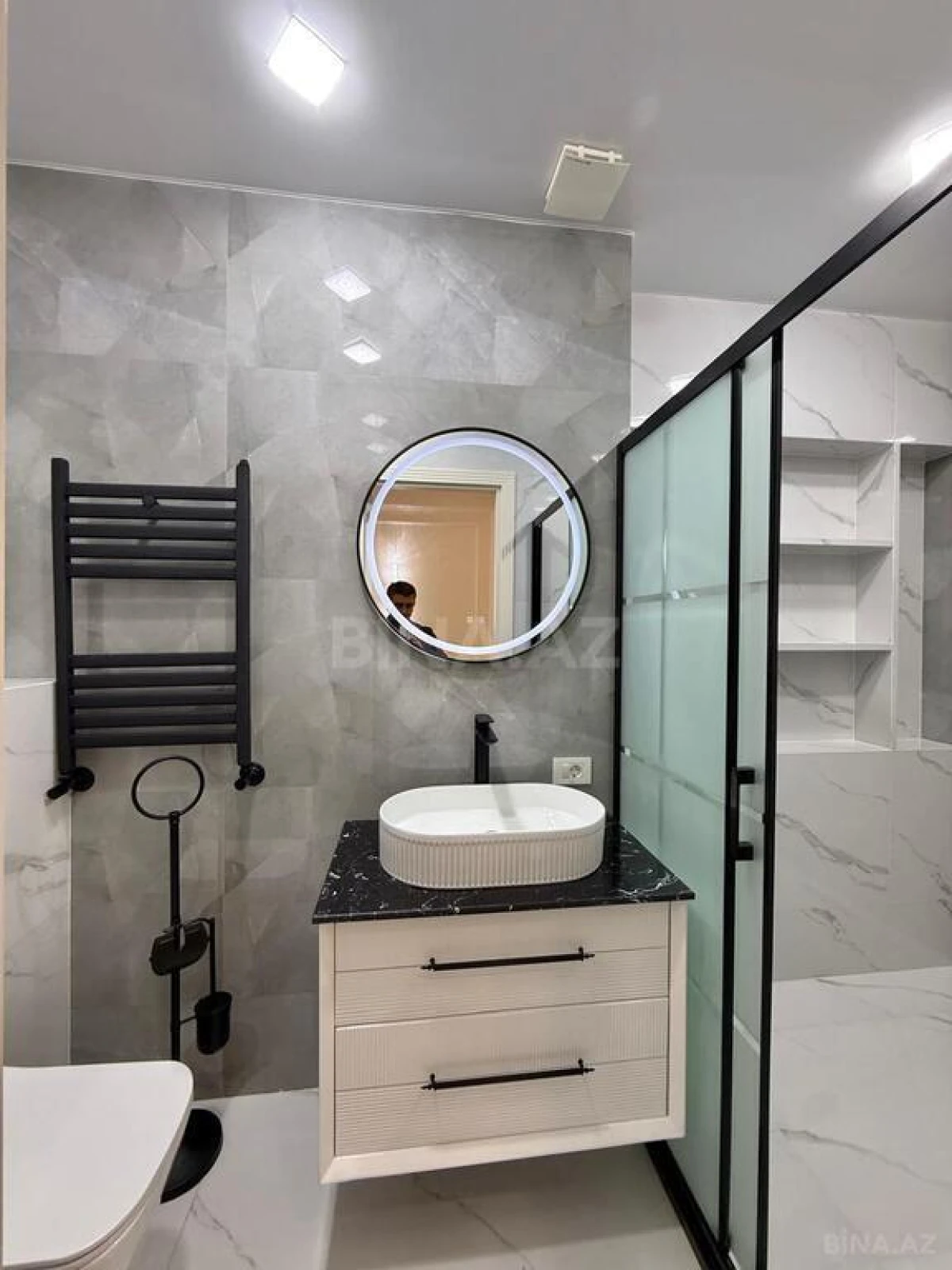 Satılır 3 otaqlı mənzil 129 m²