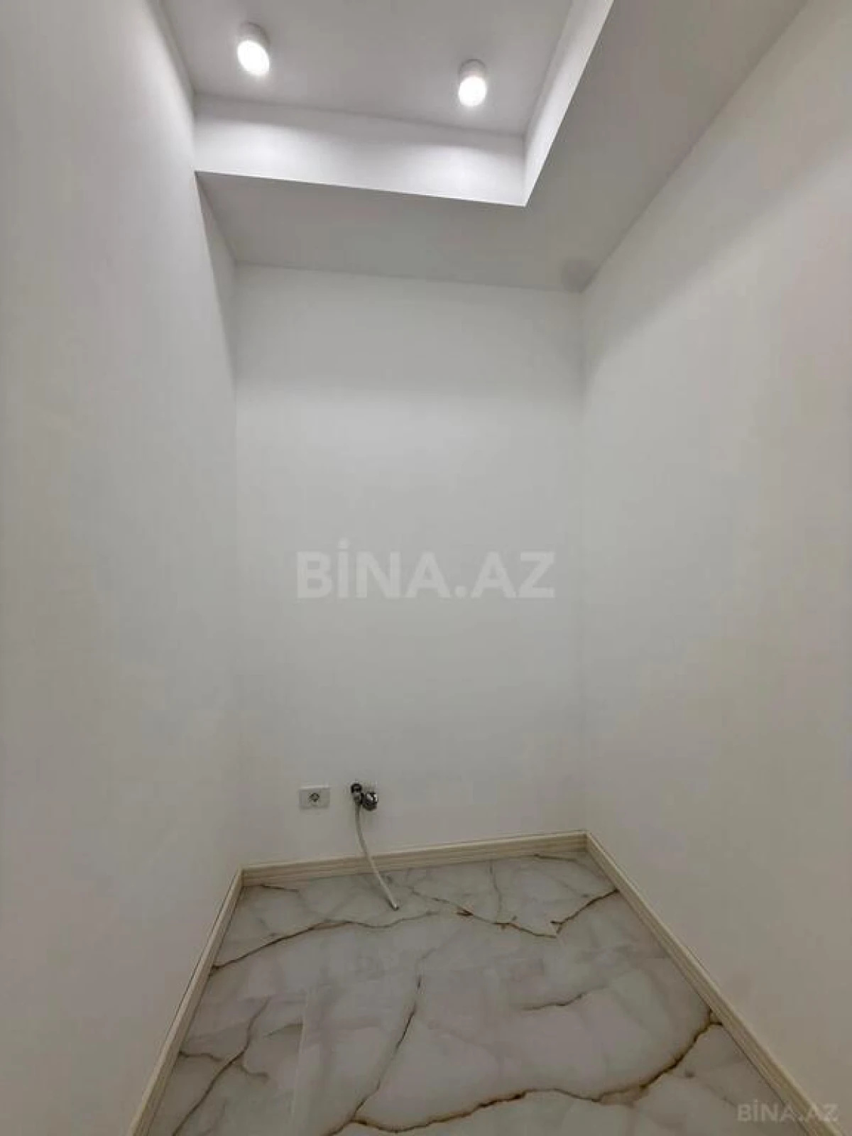 Satılır 3 otaqlı mənzil 129 m²