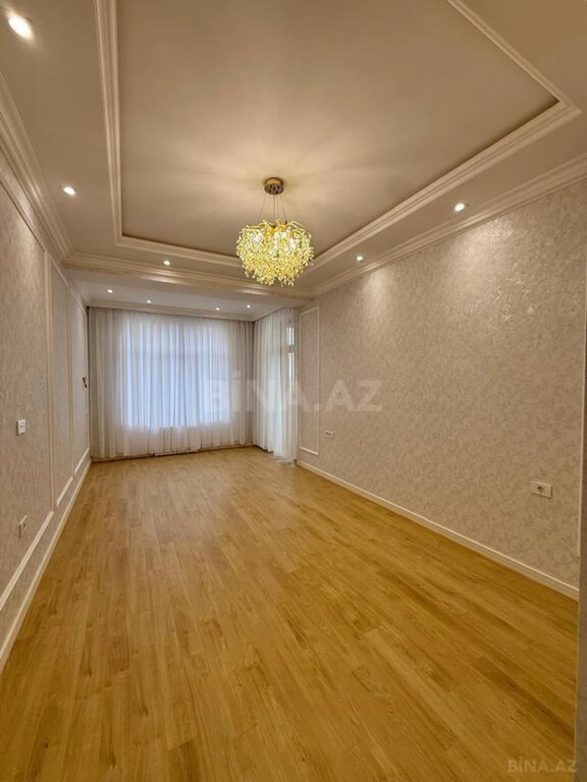 Satılır 3 otaqlı mənzil 129 m²