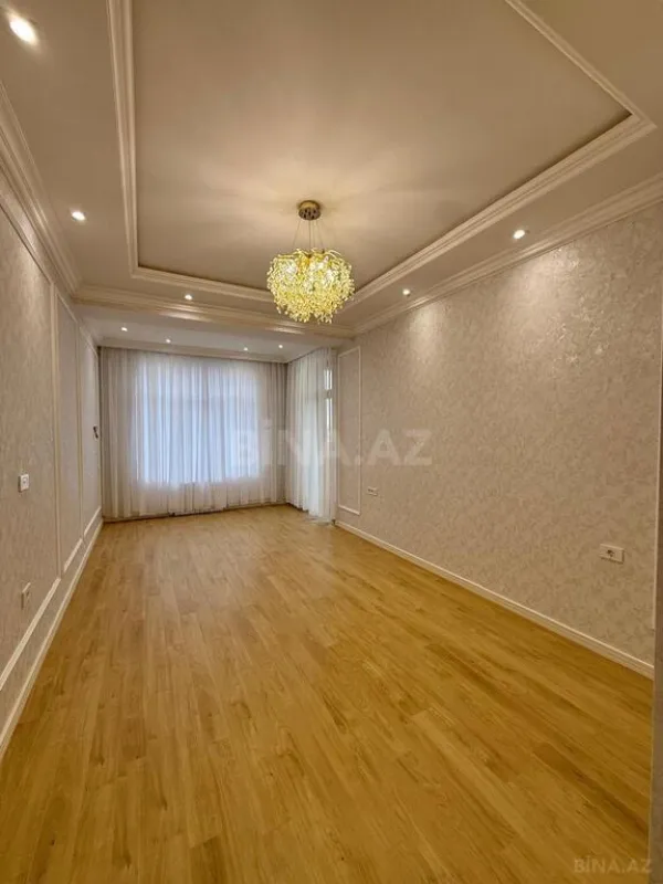 Satılır 3 otaqlı mənzil 129 m²