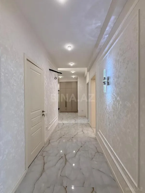Satılır 3 otaqlı mənzil 129 m²