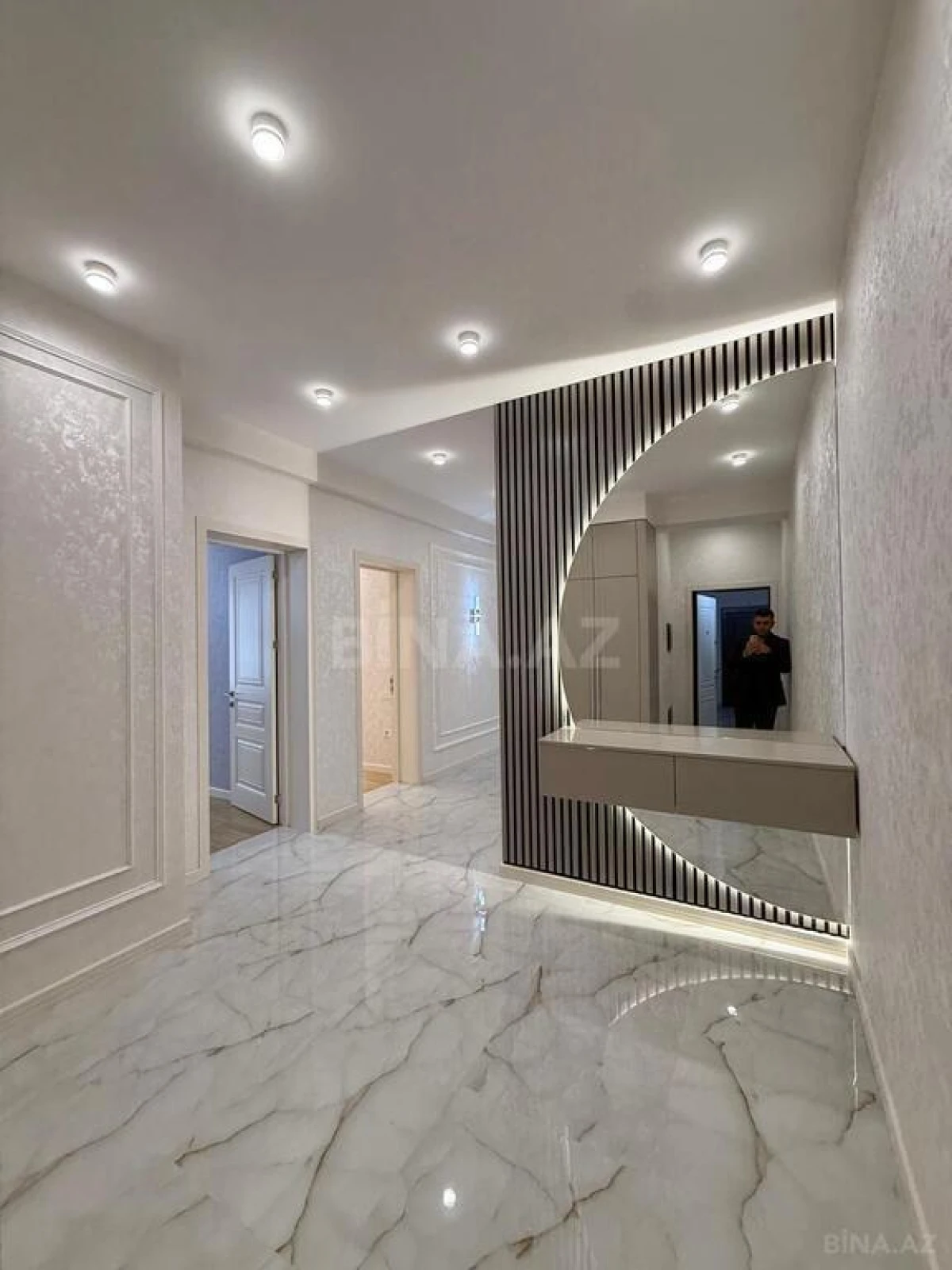 Satılır 3 otaqlı mənzil 129 m²