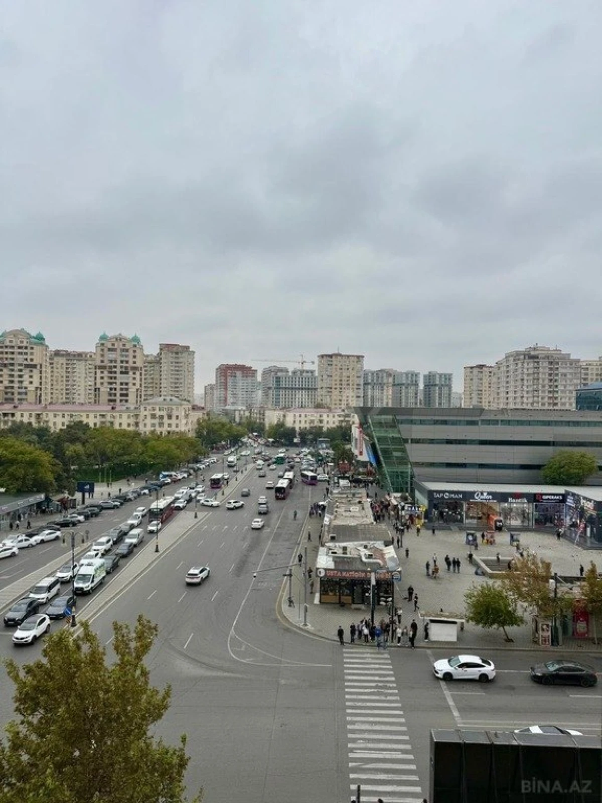 Satılır 3 otaqlı mənzil 129 m²