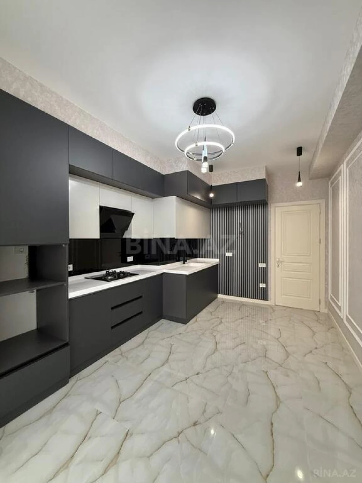 Satılır 3 otaqlı mənzil 129 m²