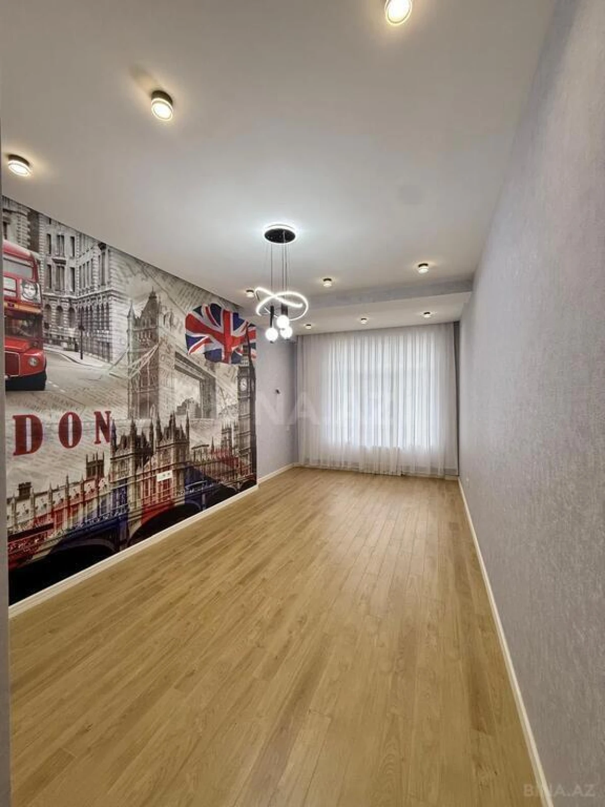 Satılır 3 otaqlı mənzil 129 m²
