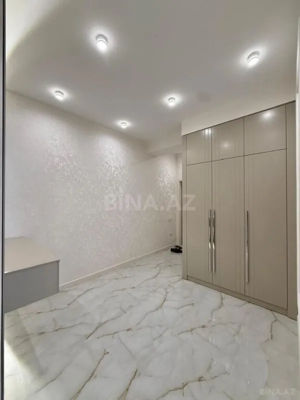 Satılır 3 otaqlı mənzil 129 m²