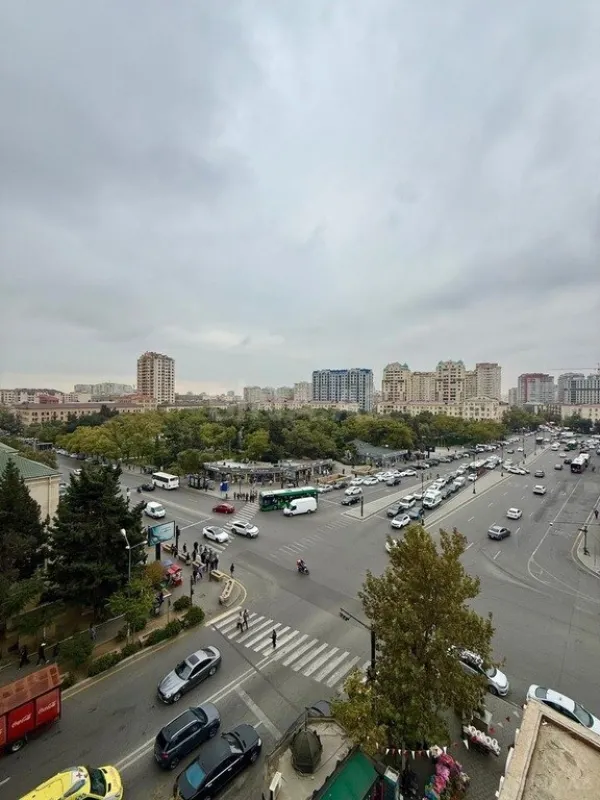 Satılır 3 otaqlı mənzil 129 m²