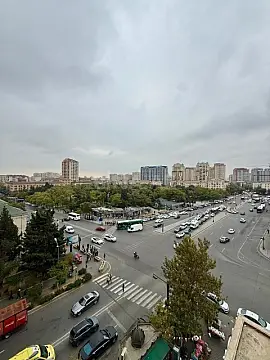Satılır 3 otaqlı mənzil 129 m²