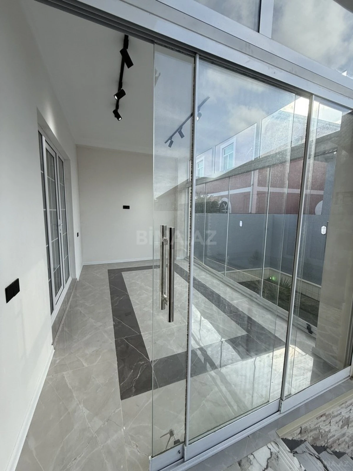 Satılır 4 otaqlı həyət evi 130 m²