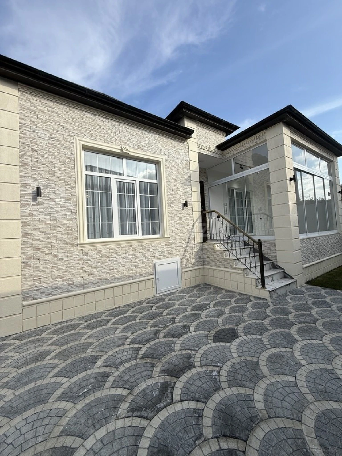 Satılır 4 otaqlı həyət evi 130 m²