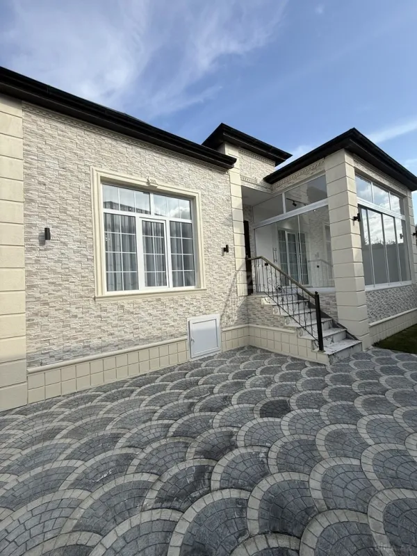Satılır 4 otaqlı həyət evi 130 m²