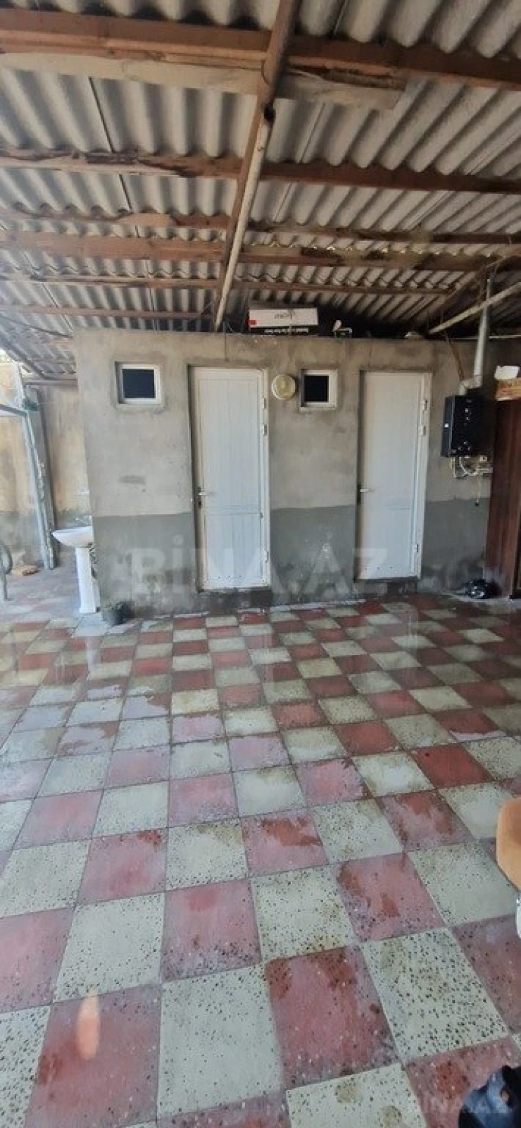 Satılır 5 otaqlı həyət evi 180 m²