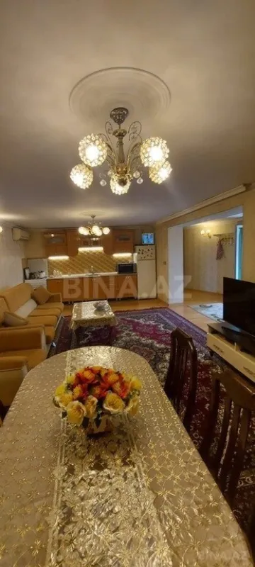 Satılır 5 otaqlı həyət evi 180 m²