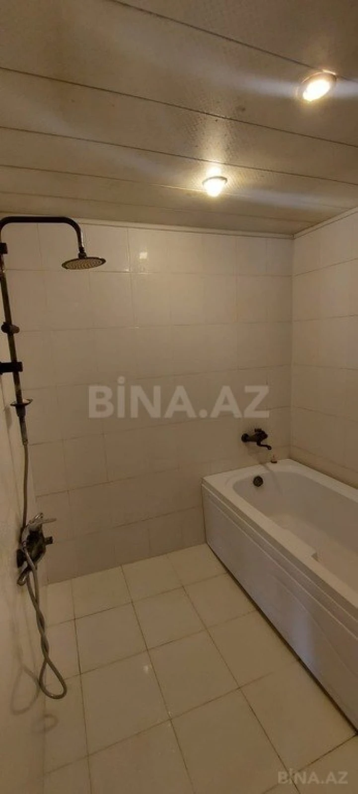 Satılır 5 otaqlı həyət evi 180 m²