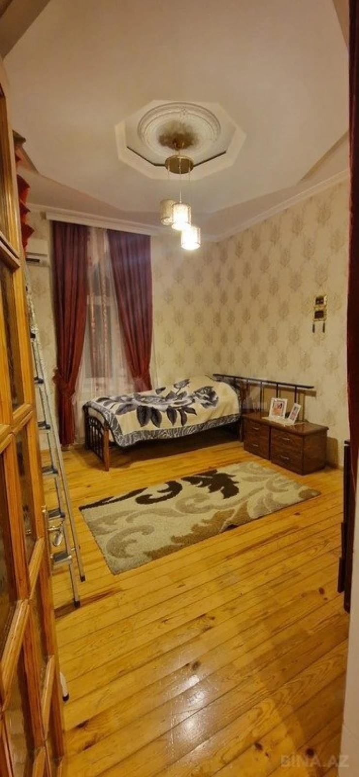 Satılır 5 otaqlı həyət evi 180 m²