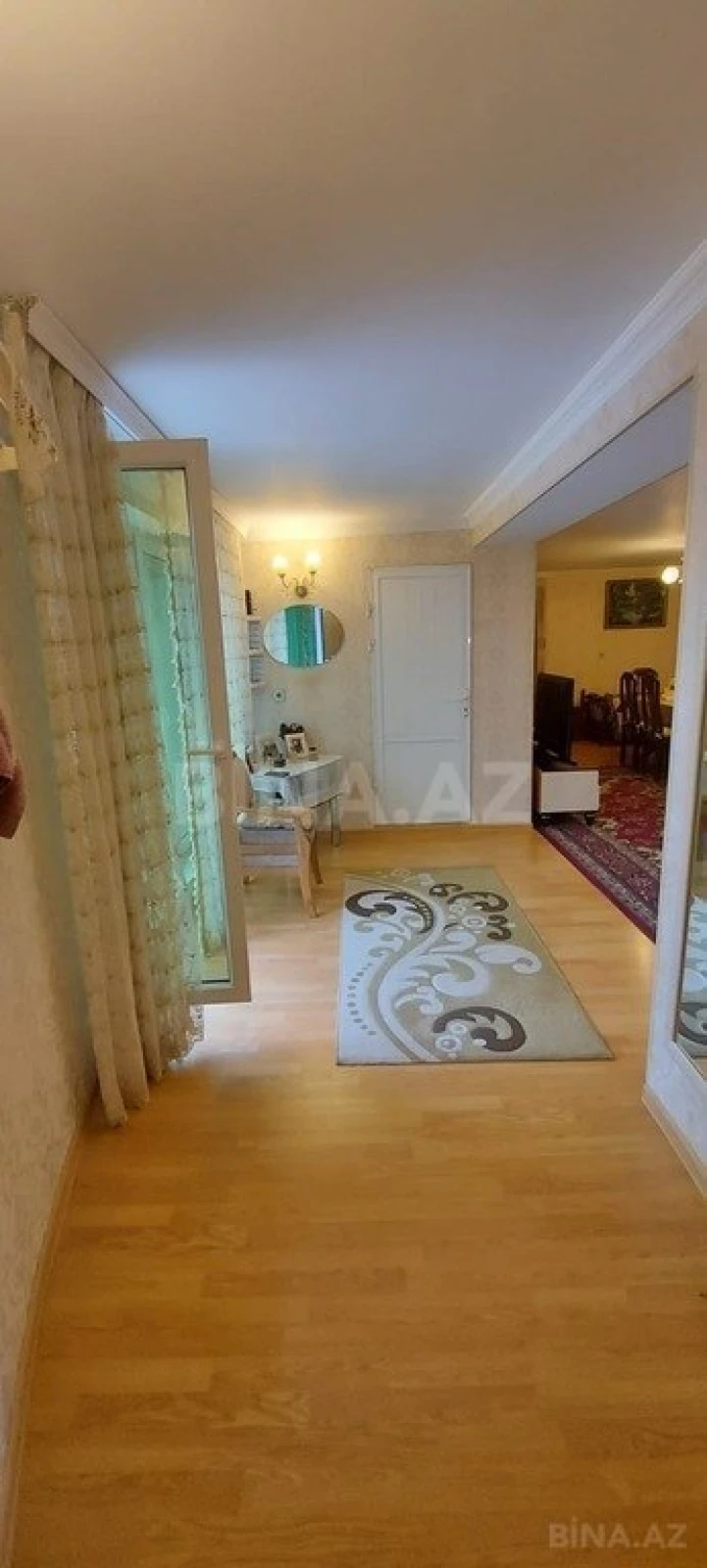 Satılır 5 otaqlı həyət evi 180 m²