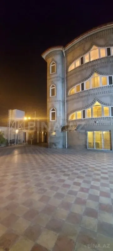 Satılır 5 otaqlı həyət evi 180 m²