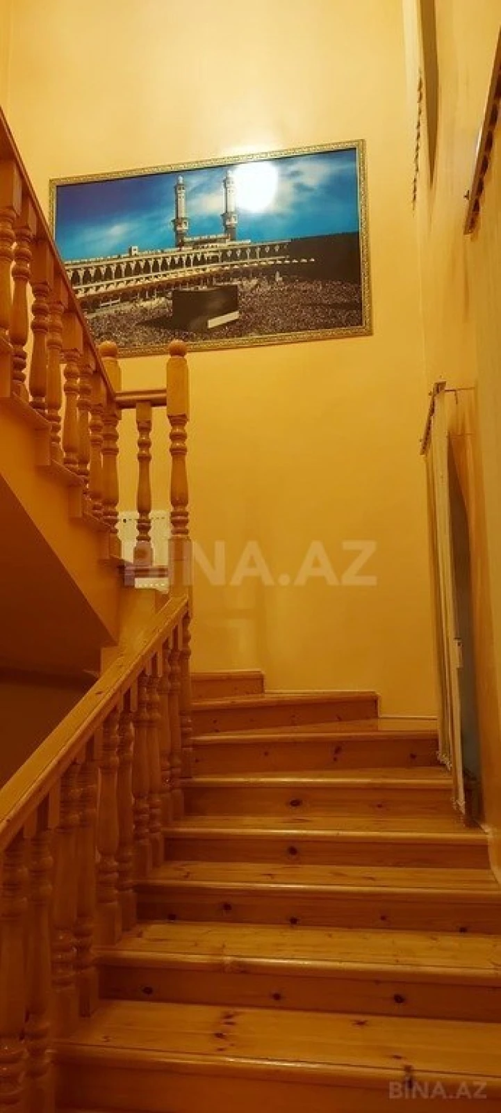Satılır 5 otaqlı həyət evi 180 m²