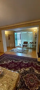 Satılır 5 otaqlı həyət evi 180 m²