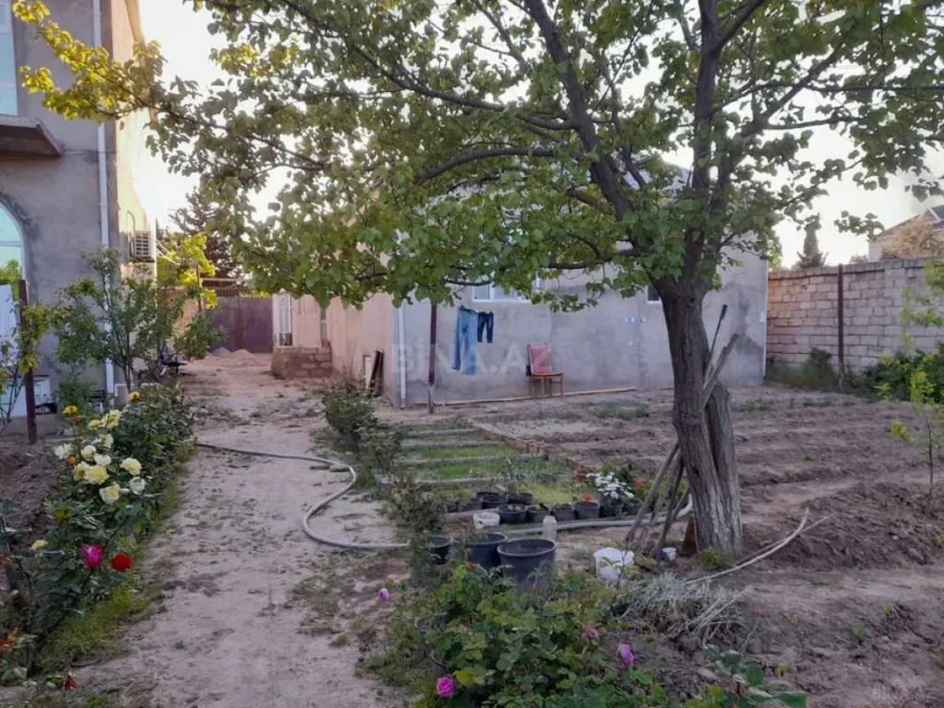 Satılır 6 otaqlı həyət evi 220 m²