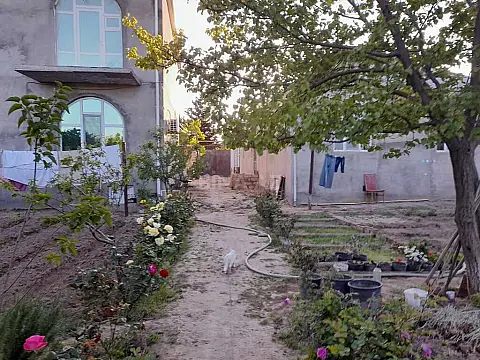 Satılır 6 otaqlı həyət evi 220 m²