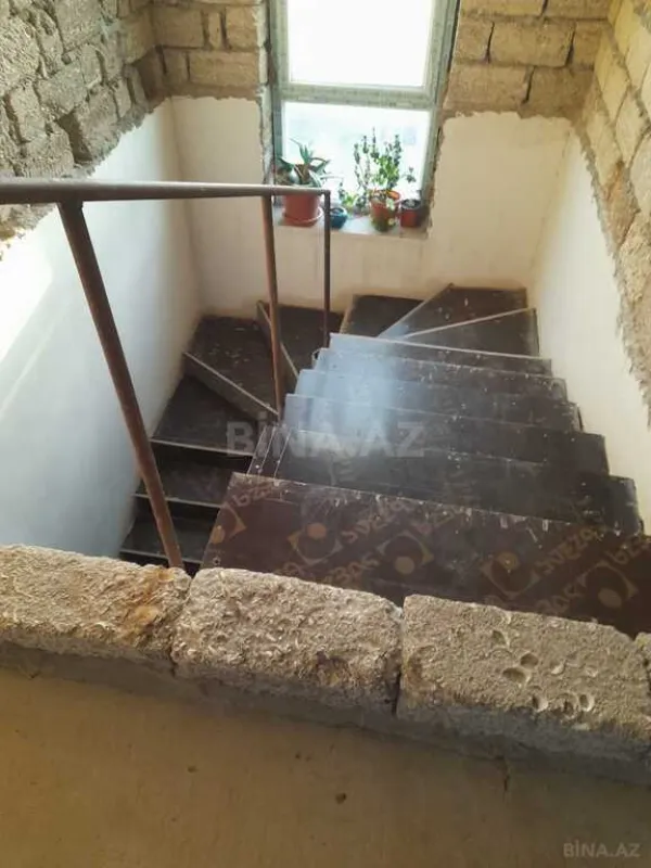 Satılır 6 otaqlı həyət evi 220 m²