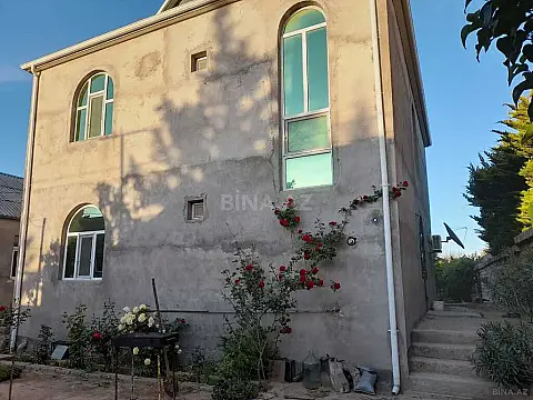 Satılır 6 otaqlı həyət evi 220 m²