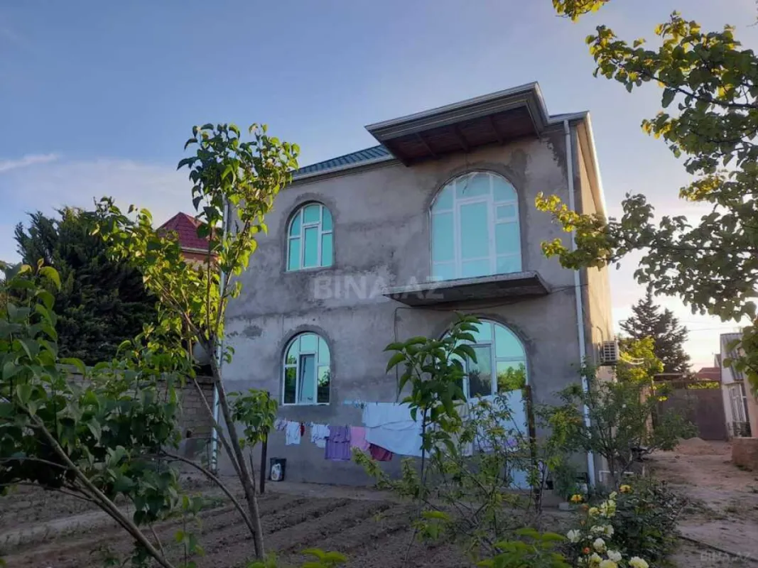 Satılır 6 otaqlı həyət evi 220 m²
