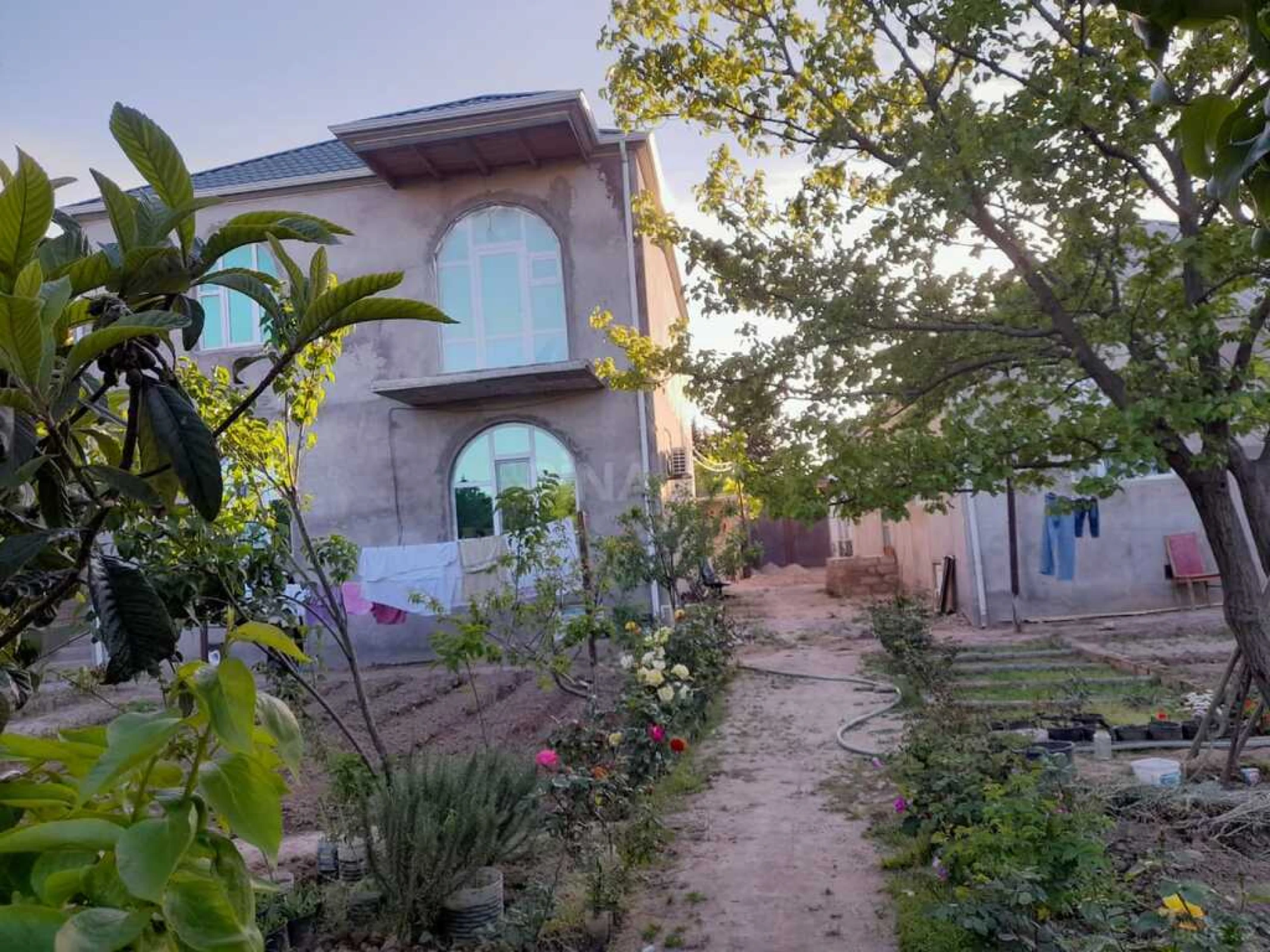 Satılır 6 otaqlı həyət evi 220 m²