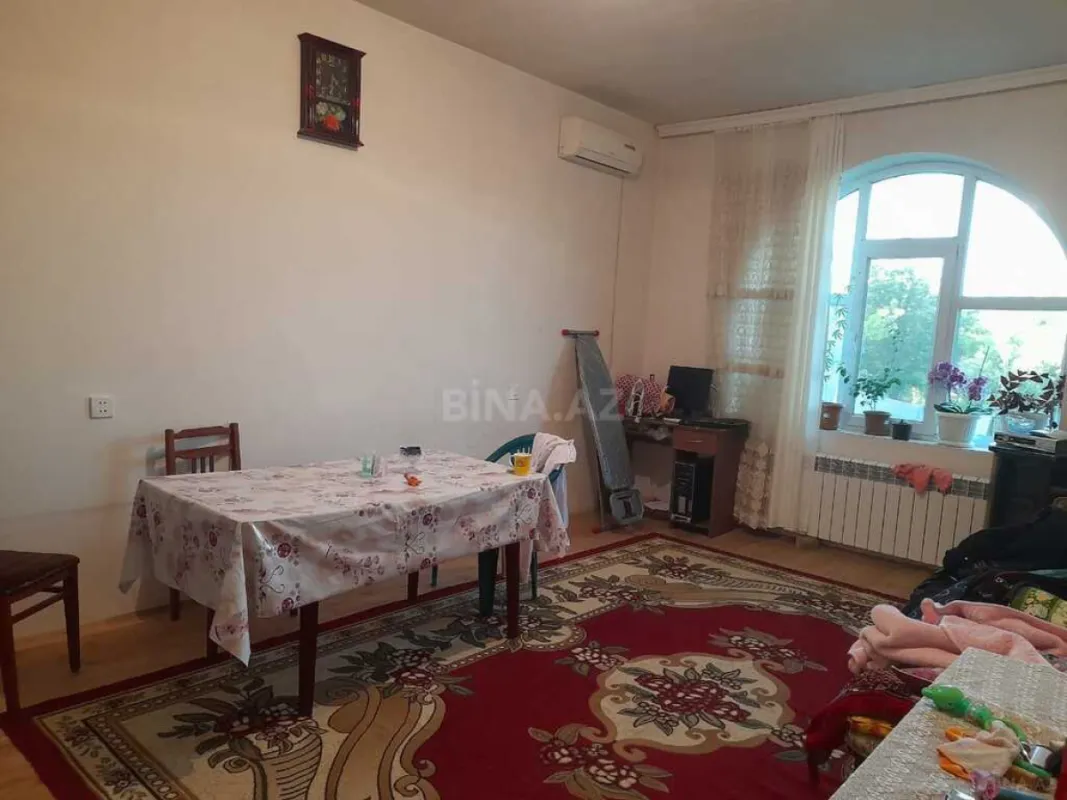 Satılır 6 otaqlı həyət evi 220 m²