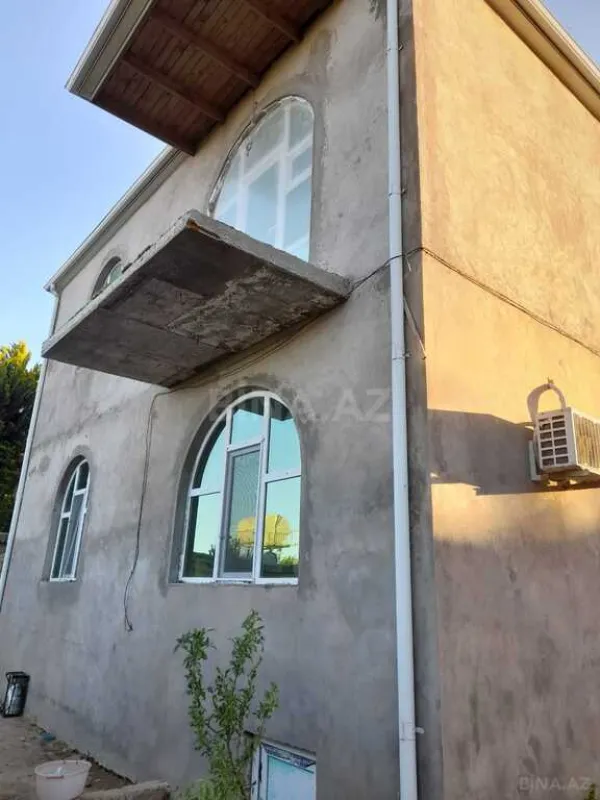 Satılır 6 otaqlı həyət evi 220 m²
