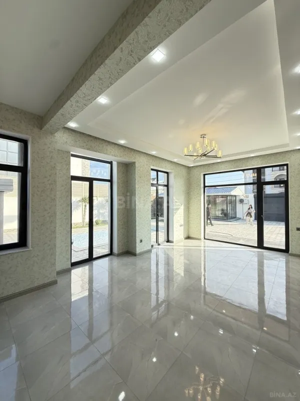 Satılır 5 otaqlı həyət evi 210 m²