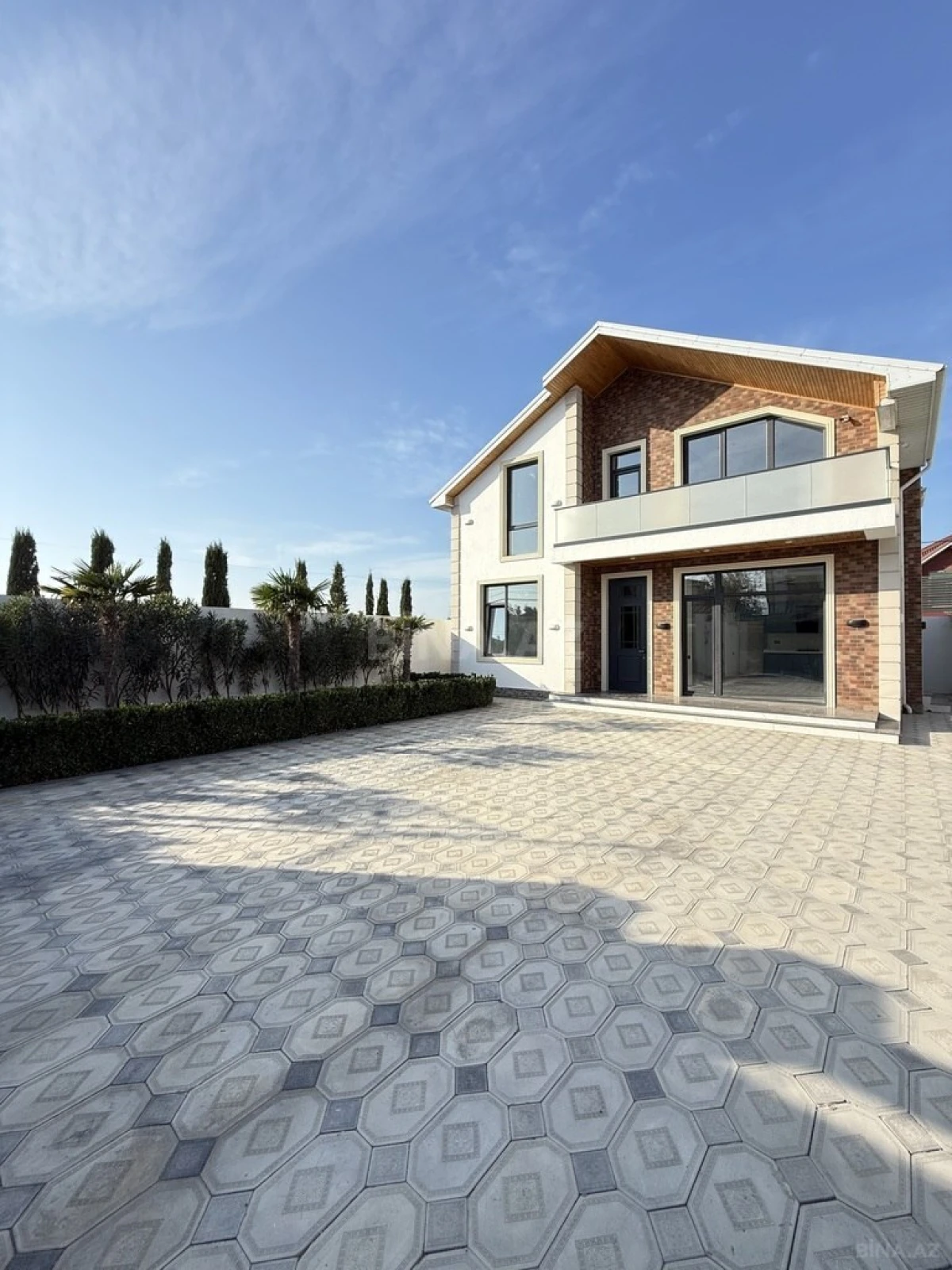 Satılır 5 otaqlı həyət evi 210 m²