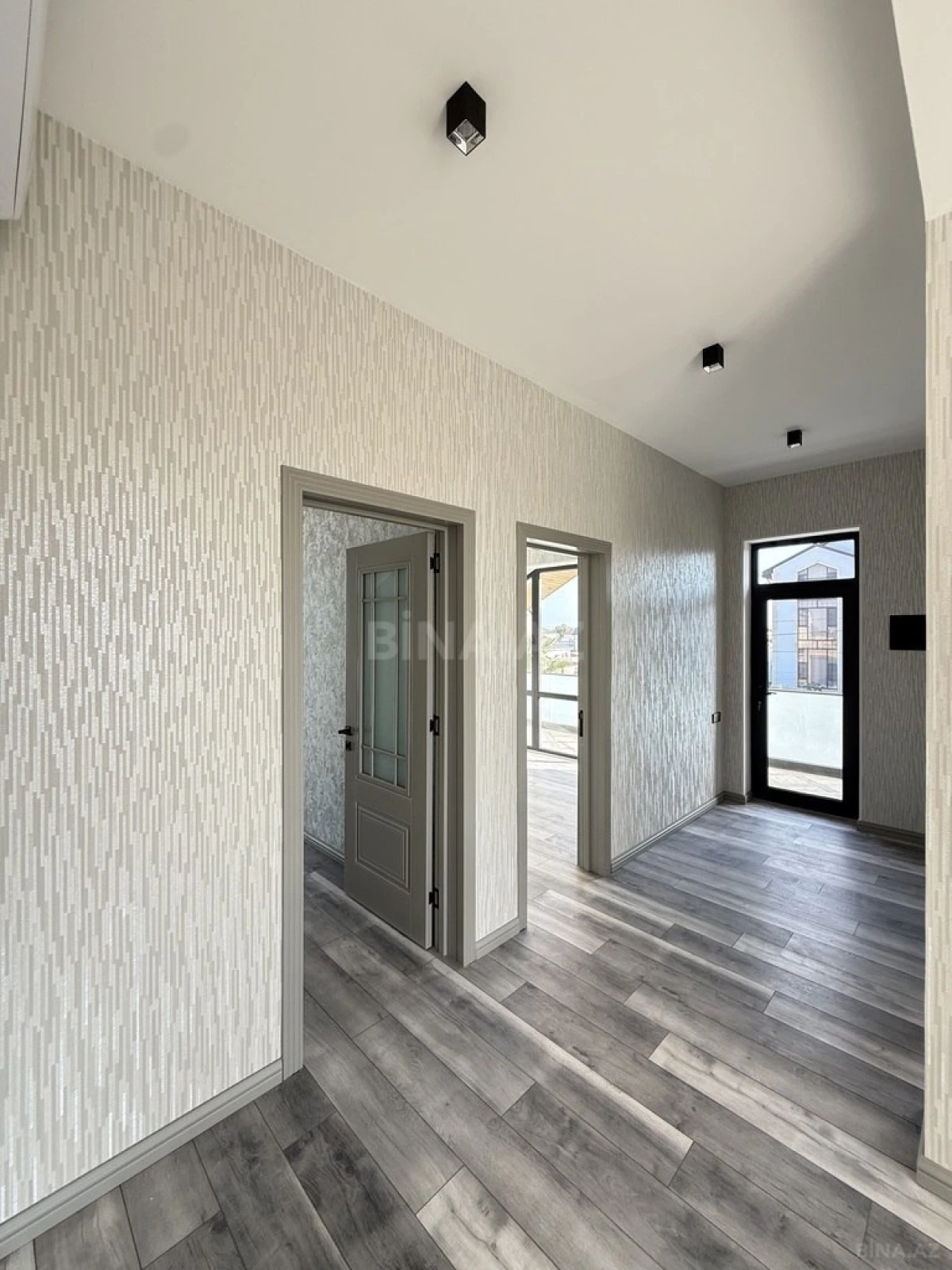 Satılır 5 otaqlı həyət evi 210 m²