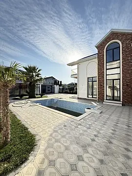 Satılır 5 otaqlı həyət evi 210 m²