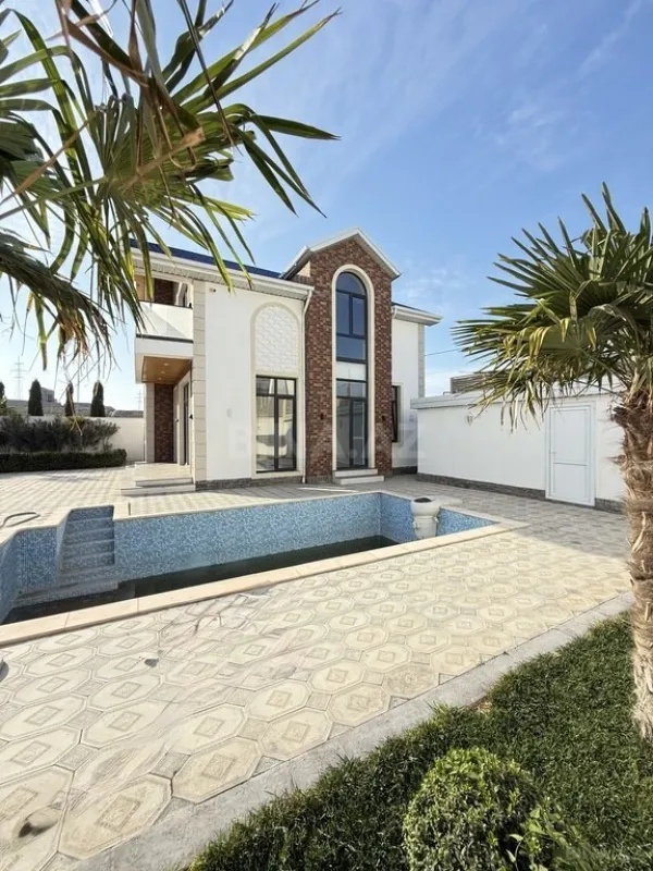 Satılır 5 otaqlı həyət evi 210 m²