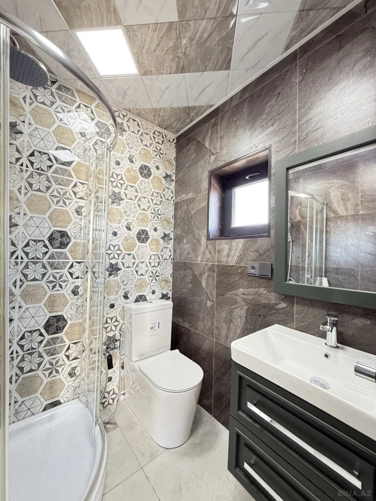 Satılır 5 otaqlı həyət evi 210 m²