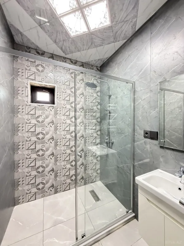 Satılır 5 otaqlı həyət evi 210 m²