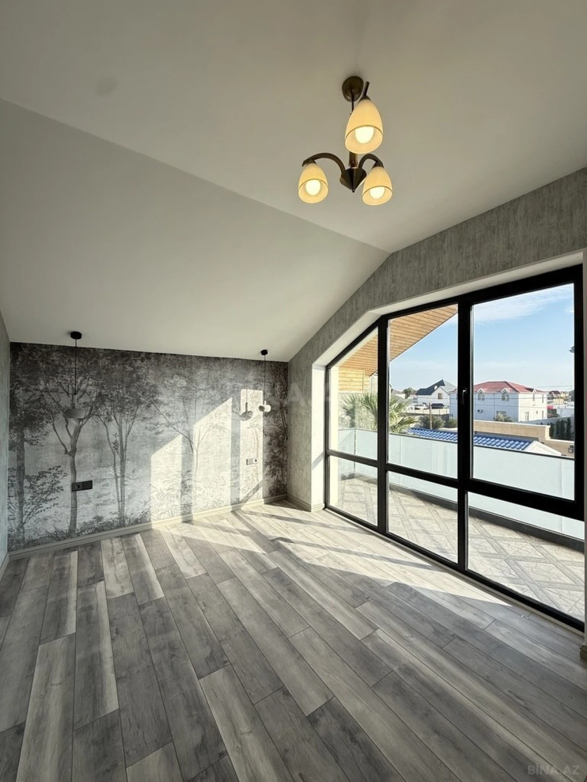 Satılır 5 otaqlı həyət evi 210 m²