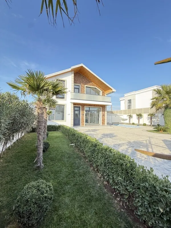 Satılır 5 otaqlı həyət evi 210 m²