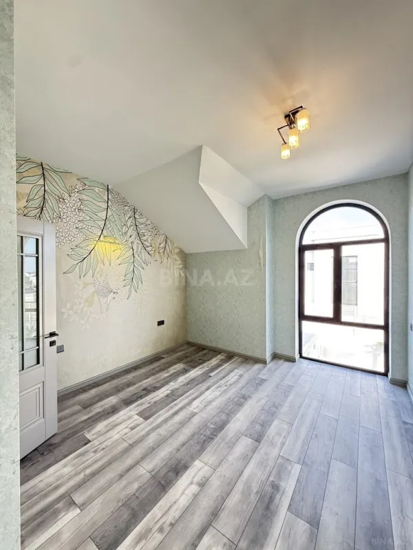 Satılır 5 otaqlı həyət evi 210 m²