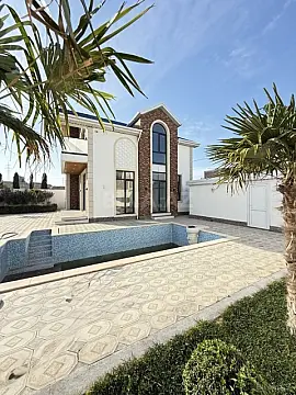 Satılır 5 otaqlı həyət evi 210 m²