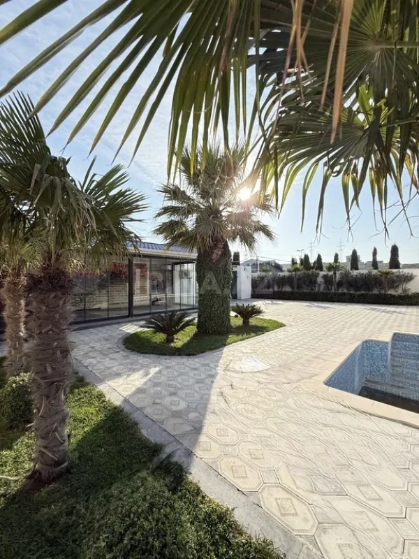 Satılır 5 otaqlı həyət evi 210 m²